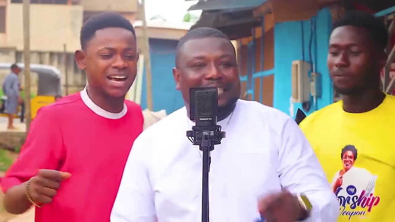 Woow! Ark Erico, Amoani & Jackdan Raise the Roof in Family Praise