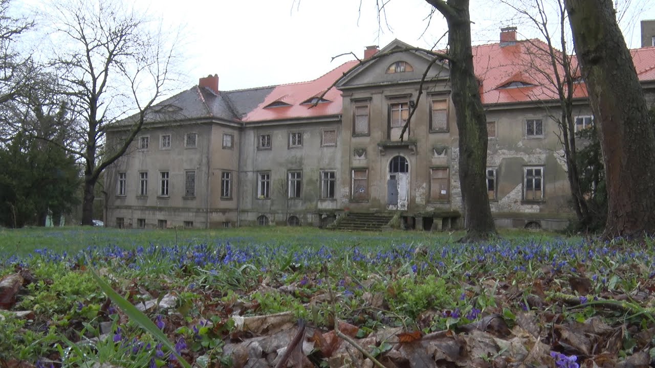 PUNKTum Arbeitseinsatz im Schloss Henriette in Helmsdorf