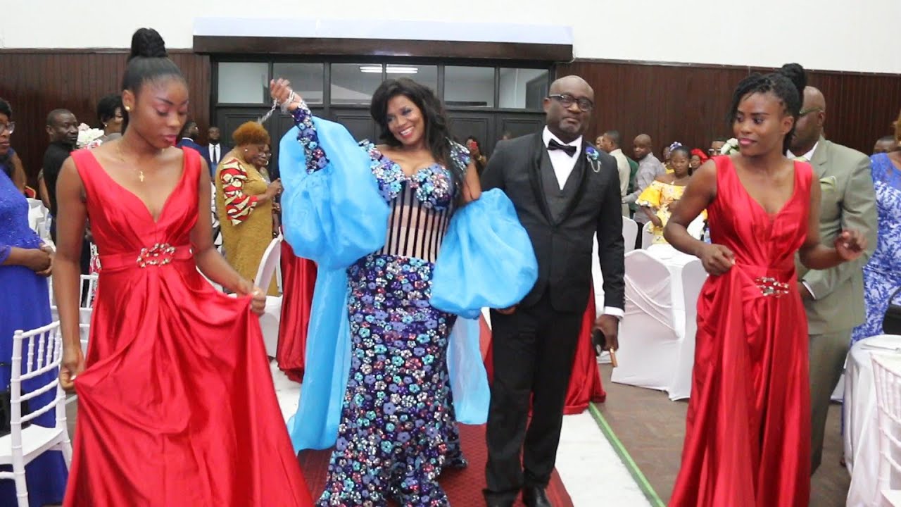 Huguette Moussodiat la Reine de Paris & Patrick dans une soirée à Brazzaville