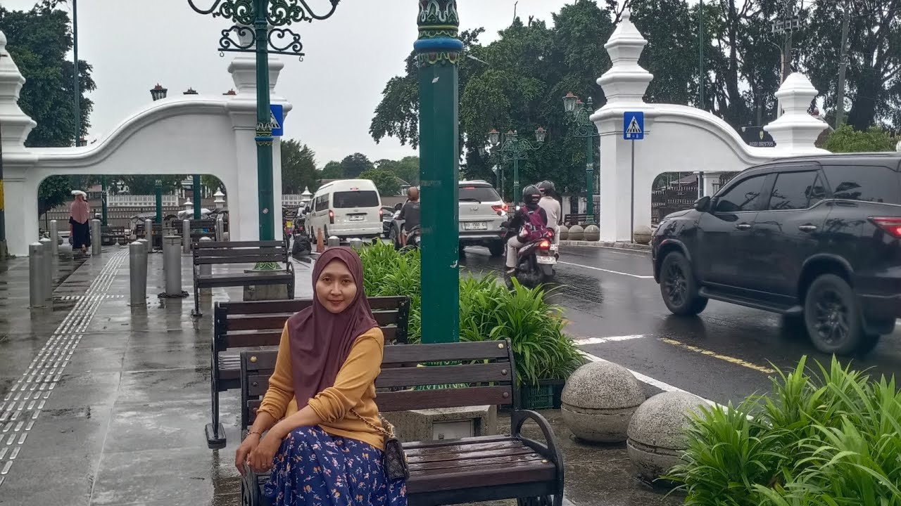 Naik Becak keliling Jogja Malioboro Vredeburg 