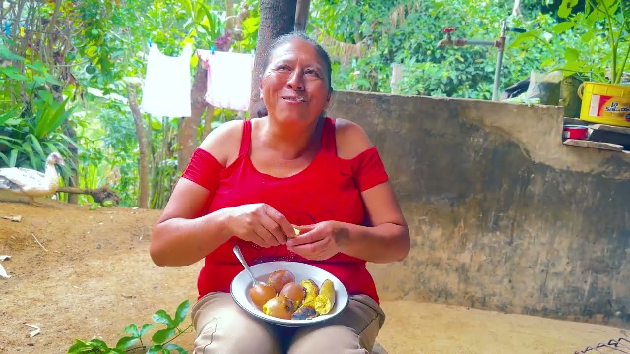 Mi abuelita me enseñó hacer estos huevos asados con plátano que son muy sabrosos