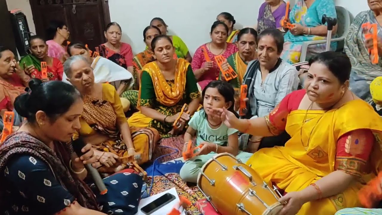 કેવો રૂપાળો દેખાય લાલો મારો કેવો રૂપાળો ભજન(લખેલું છે)જોસનાબેન નાકંઠે🙏જય શ્રી કૃષ્ણ🙏🌺💐🌺