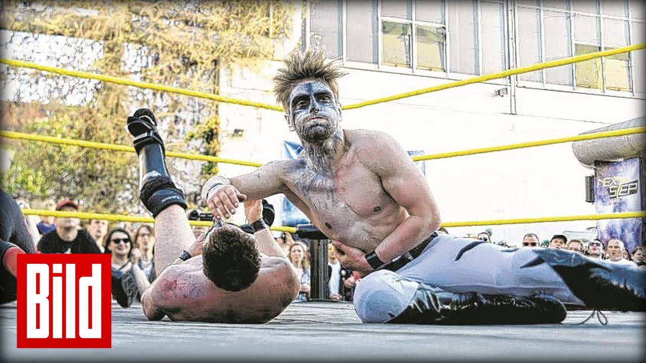 Schläge und Bodyslams beim Wrestling Open Air