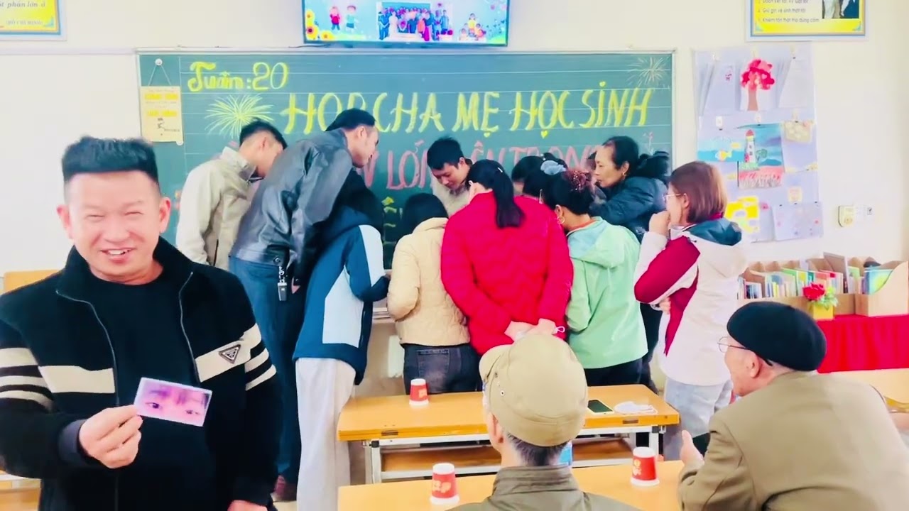 TRÒ CHƠI CÙNG PHỤ HUYNH: ÁNH MẮT CON - GƯƠNG SOI YÊU THƯƠNG