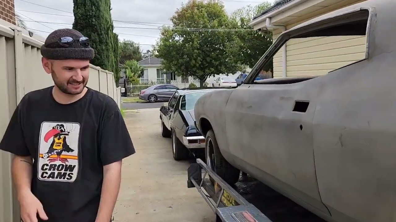 Rusty Gold Special: 118 Ford XB Landau Coupe Pick up Time.