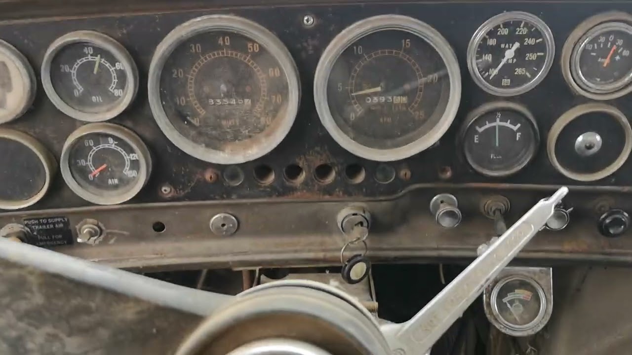 1969 GMC 9500 with 671 Detroit Diesel
