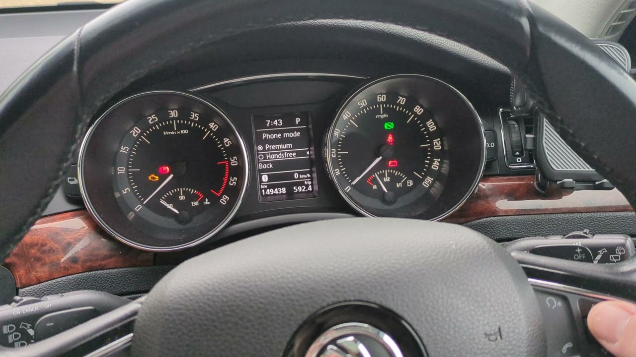 Skoda Superb Bluetooth Premium to Handsfree phone connection (Columbus)