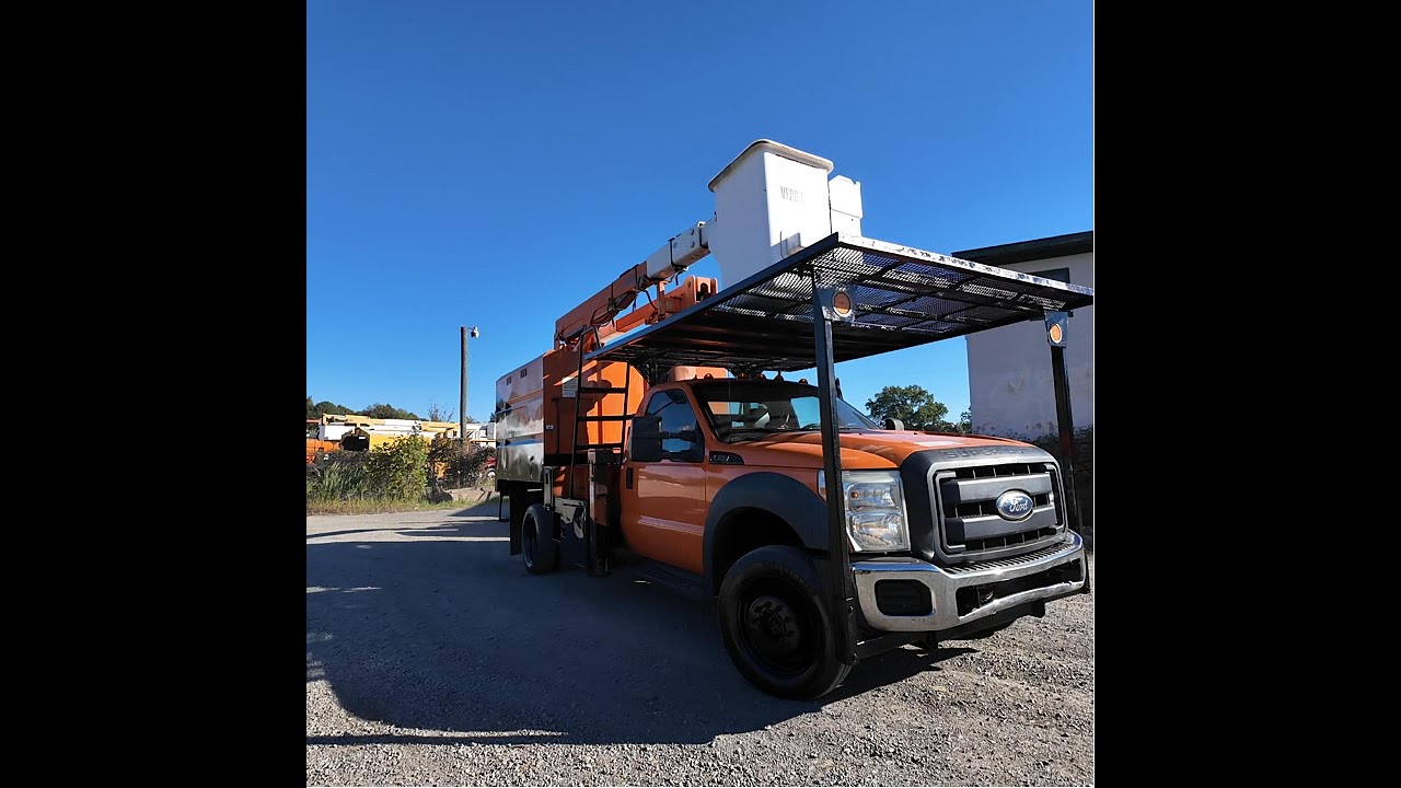For Sale: Ford F550 Forestry bucket truck + Morbark 12inch Wood chipper