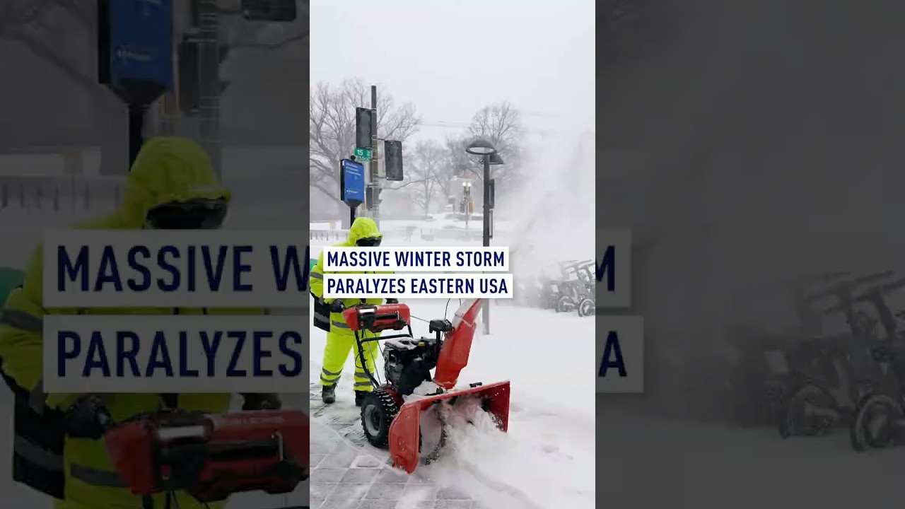 Huge winter storm paralyzes eastern USA