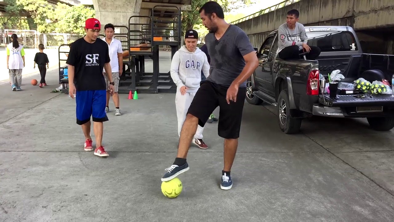 TS2 Yong Meeting Street Football in BKK 14/01/2018