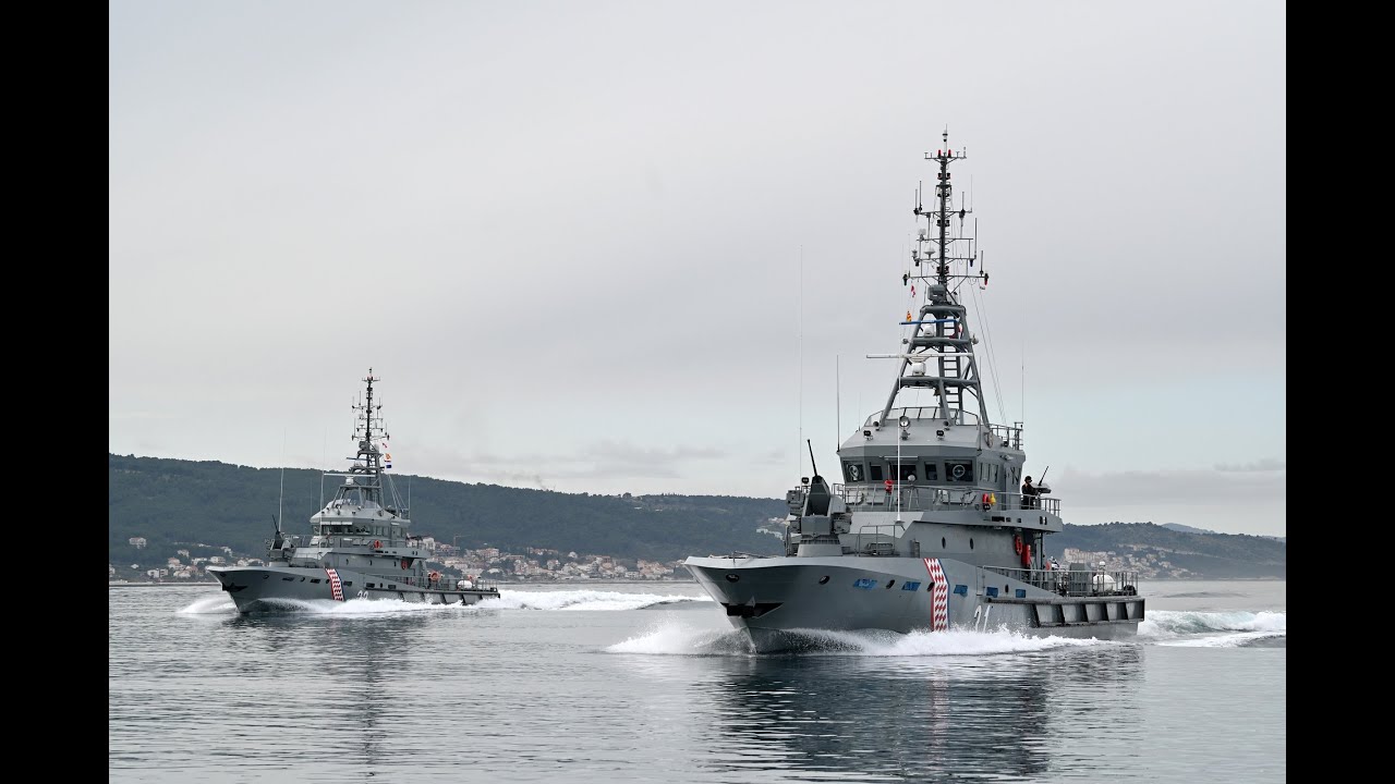 The coastal patrol vessels OOB-31 'Omi&scaron;' and OOB-32 'Umag'.