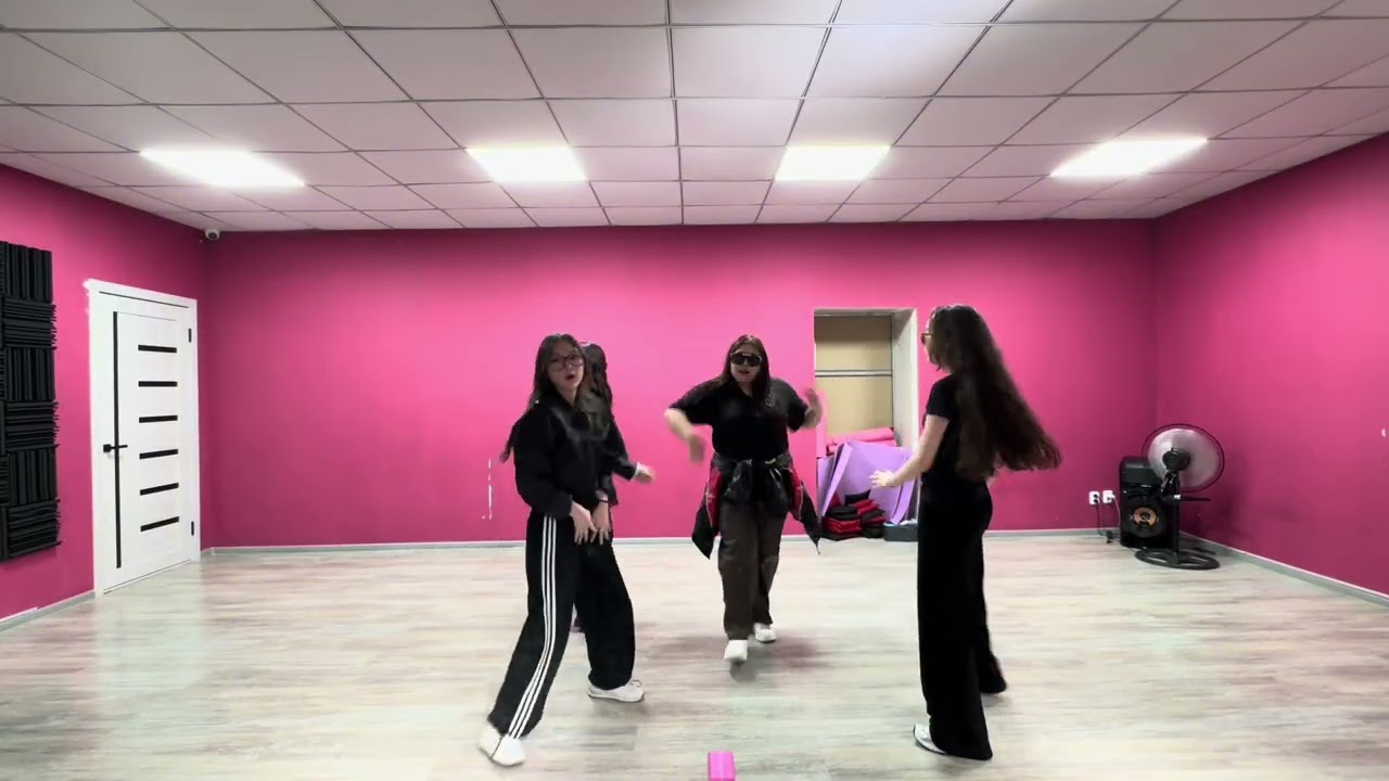 Igloo- Kiss Of Life | StepByStep