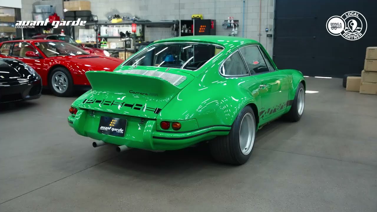 Модель Porsche 911T Coupe Twin Plug 3.2L 1972 года в стиле RSR, с обзором автомобиля.