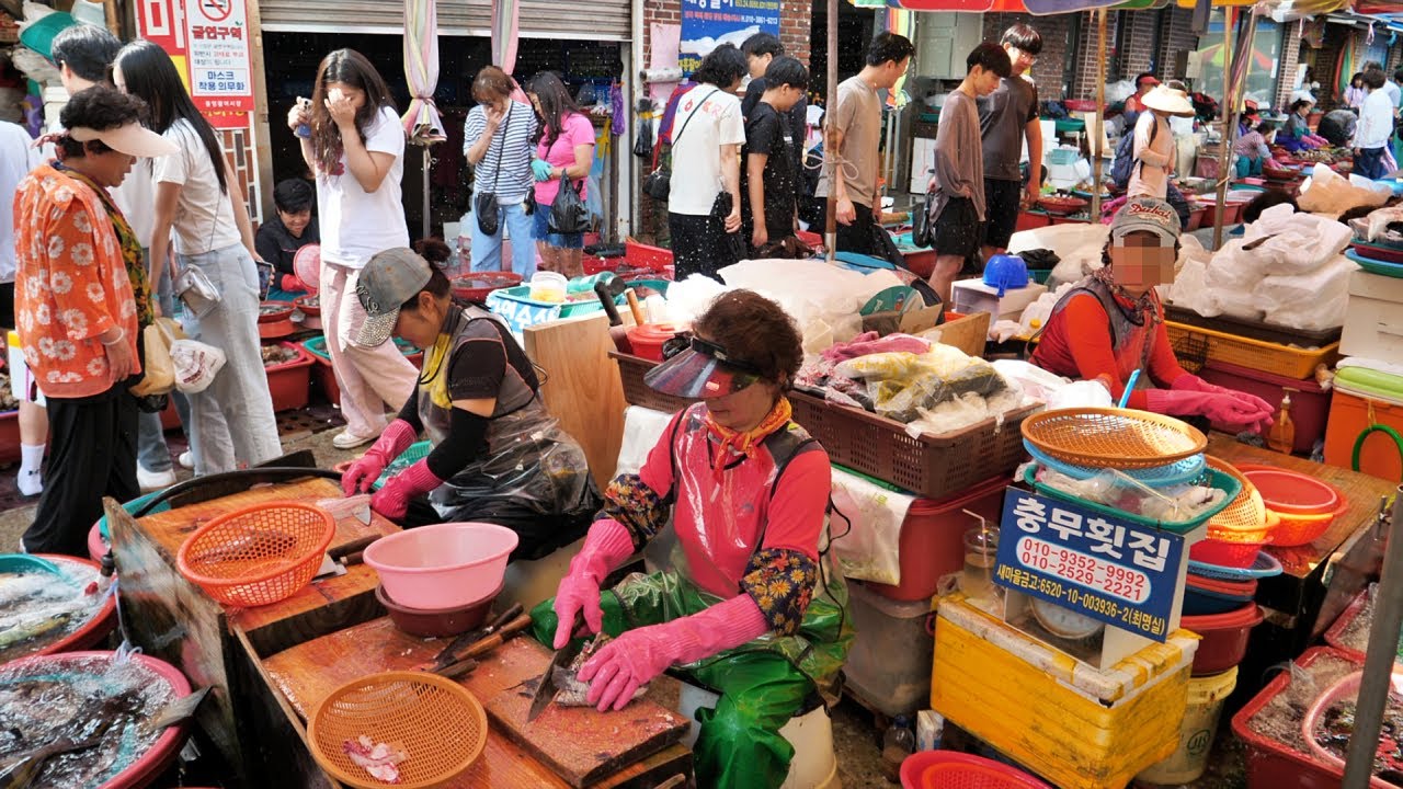주말이면 쉴틈없는 가성비 횟집! 깔끔하게 손질하는 광어, 농어, 감성돔, 능성어 회썰기 / korean fish market - Korean Street food