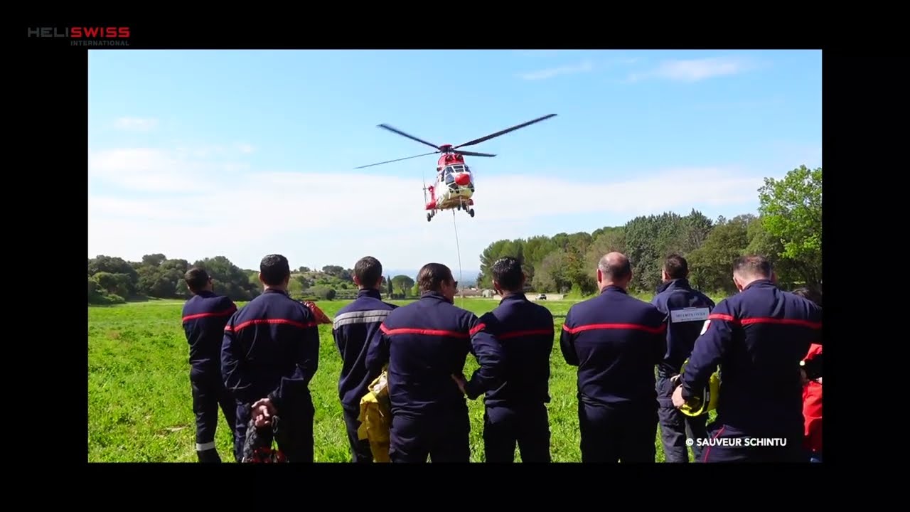 Super Puma H215 AS332 HBE Lourd. Exercice pompier hélicoptère lutte incendie - SDIS, Sécurité Civile