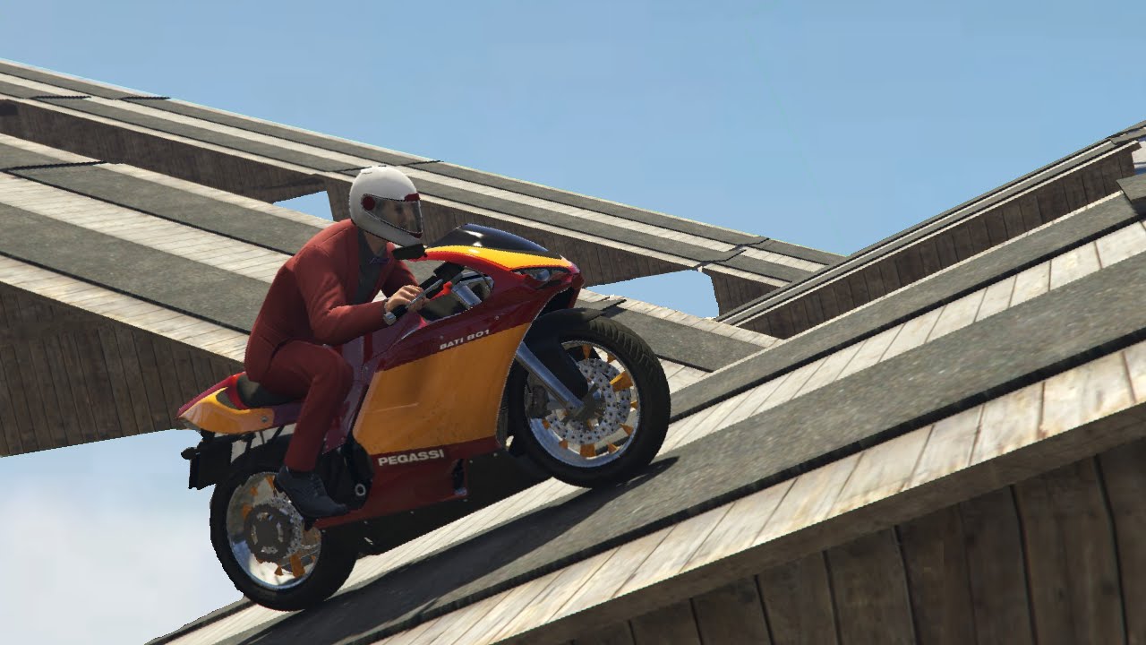 INSANE BIKE TRIPLE RAMPS! (GTA 5 Online)