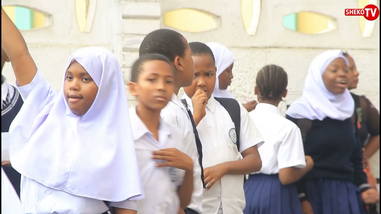 CHEKI SHAMRASHAMRA ZA WANAFUNZI WA OLYMPIO WALIOMALIZA DARASA LA SABA