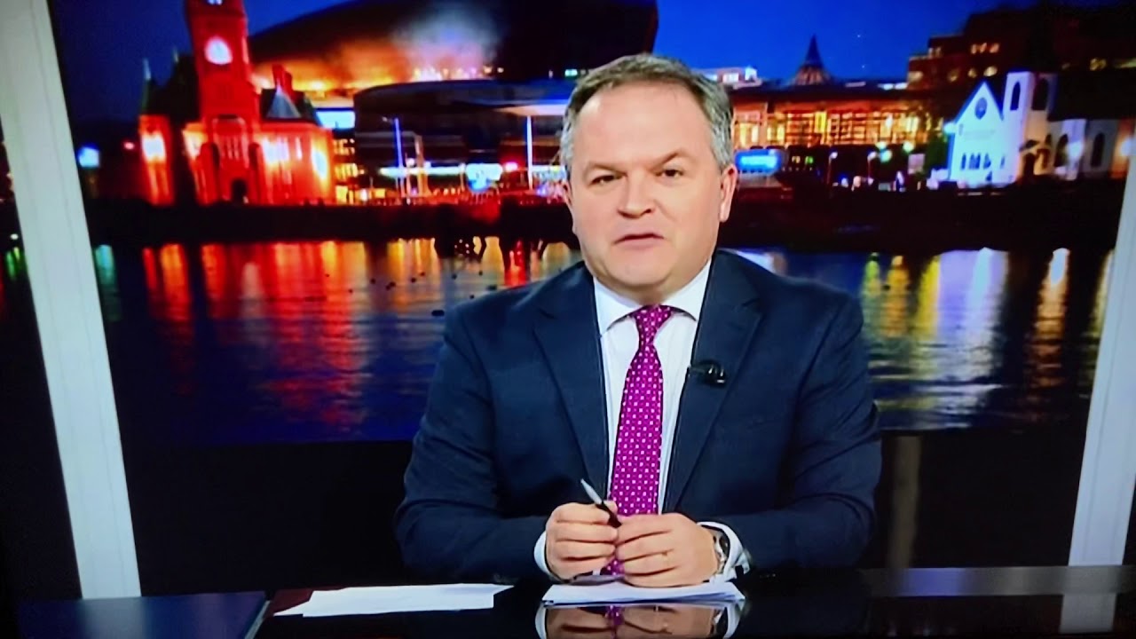 ITV Wales News  16.12.2020 Christmas Celebrations