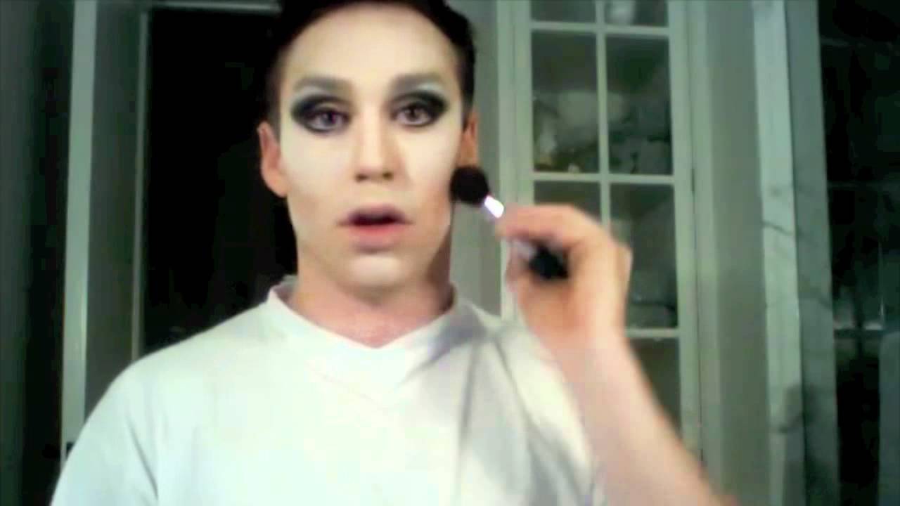 Femme Fatale Criminal Makeup