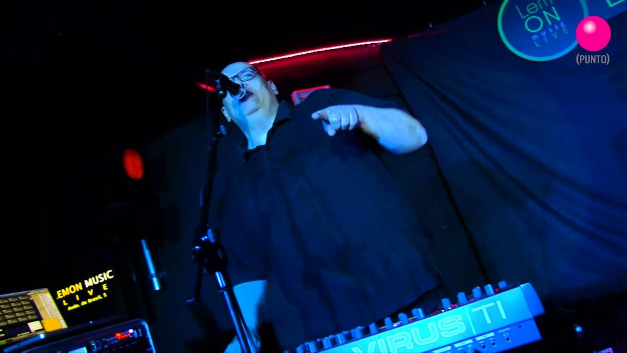 UN PINGÜINO EN MI ASCENSOR - JUEGAS CON MI CORAZÓN @SalaLemonLive 28/02/2015