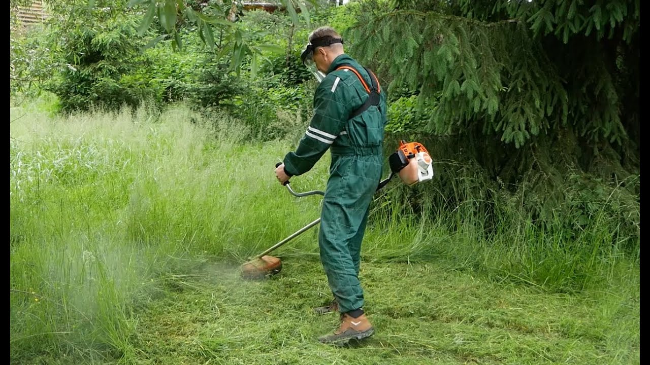 STIHL FS 235 Sekání Zahrady Křovinořezem - na konci ukázka jak seká tichá konkurence :-) brushcutter
