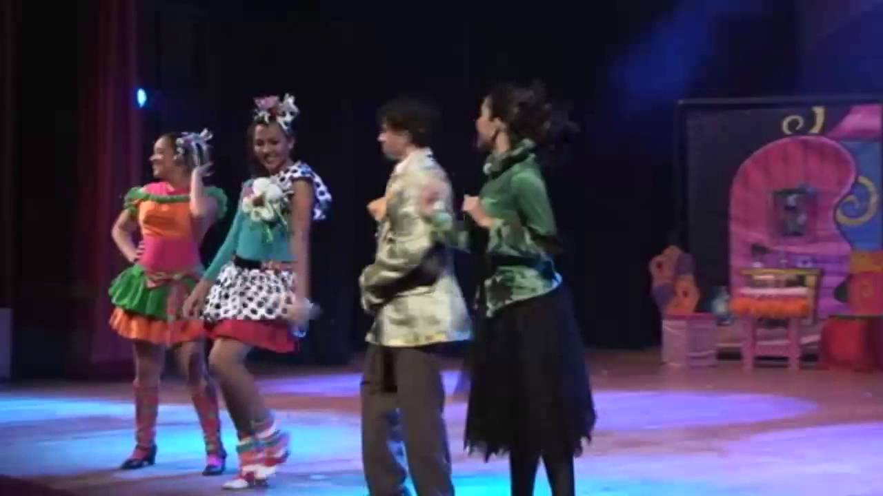 La Proclamaci&oacute;n Real - La Cenicienta, su Zapatilla ya no es de Cristal - 2012