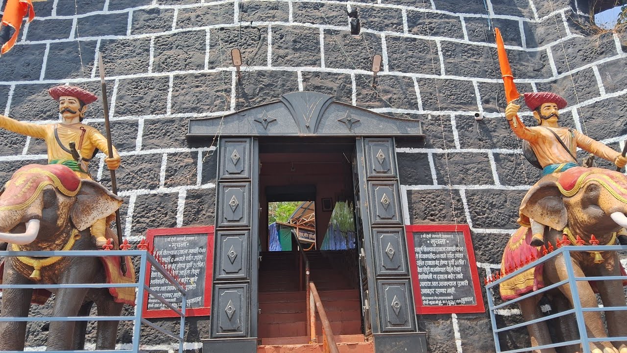 Ratnadurg (Bhagwati Fort) & Shivshrushti Ratnagiri | Complete Tour Vlog 🏰✨