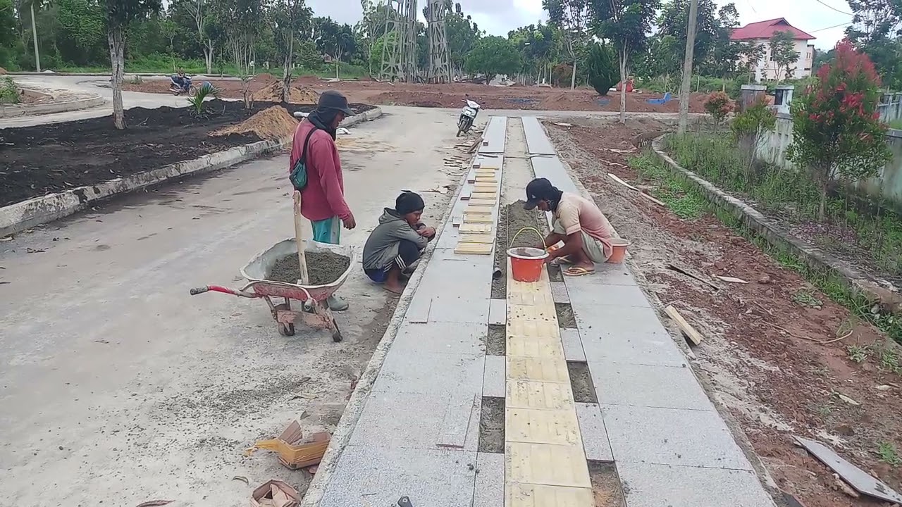 pasangan jalan tuna netra (difable tile)