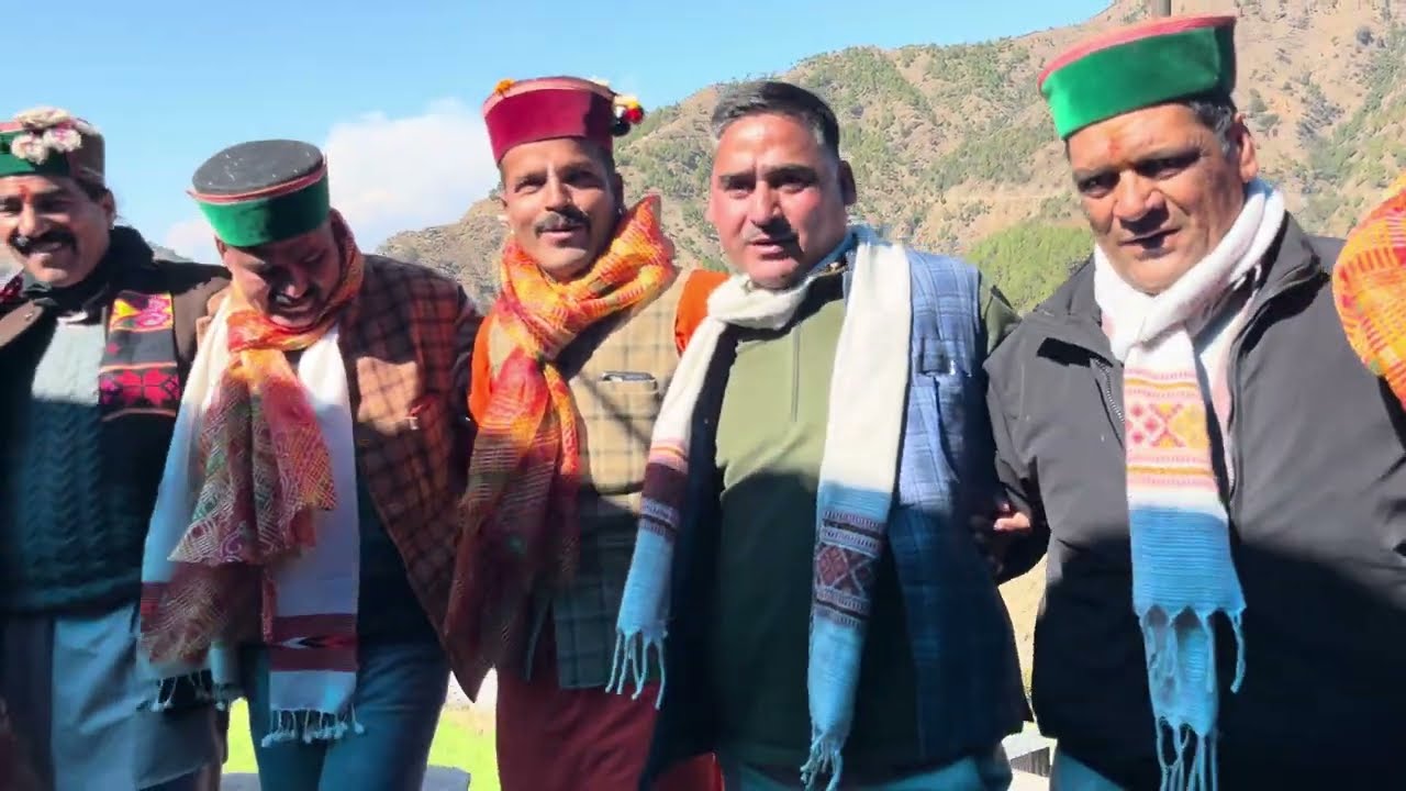 शहनाई के उस्ताद उत्तम चंद जी की मधुर शहनाई और बदारी नाटी जीवन की शादी में ॥ #trending #pahadinaati