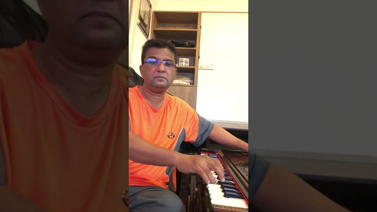 Live playing of old Malayalam lullaby song “ malar kodi pole “ in harmonium