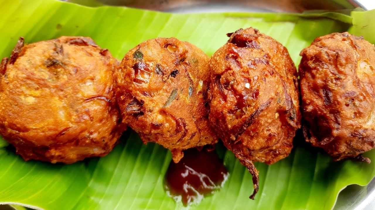 Mangalore style Egg Onion Pakoda/Motte Pakoda/Tetti Pakoda