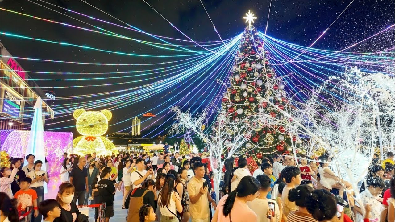S&Agrave;I G&Ograve;N RỰC RỠ GI&Aacute;NG SINH ( NOEL 2025 ) Đ&Ocirc;NG NGHẸT NGƯỜI | CHRISTMAS WALK IN HO CHI MINH CITY 2025