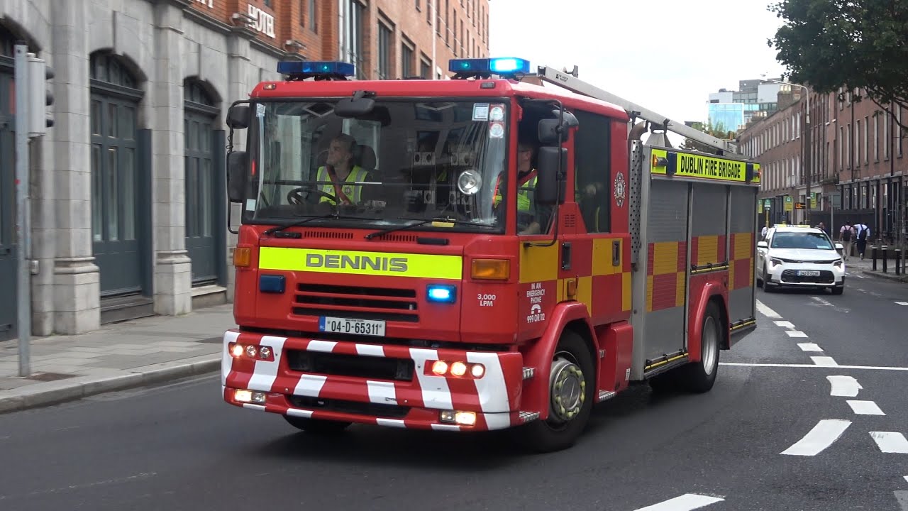 DENNIS PUMPER! Dublin Fire Brigade drivertraining with lights and sirens! #1667