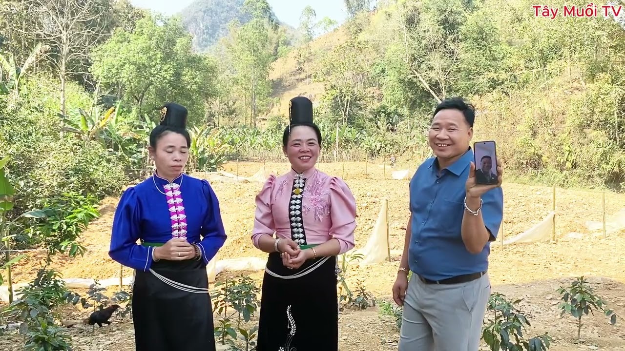 Hồng Minh với chủ kênh khắp bai chôm chiềng pì mới