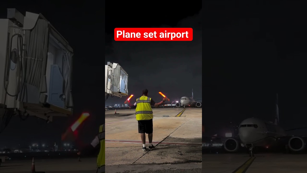 Real footage of the airport ground crew, #aviation #planespotting #shorts