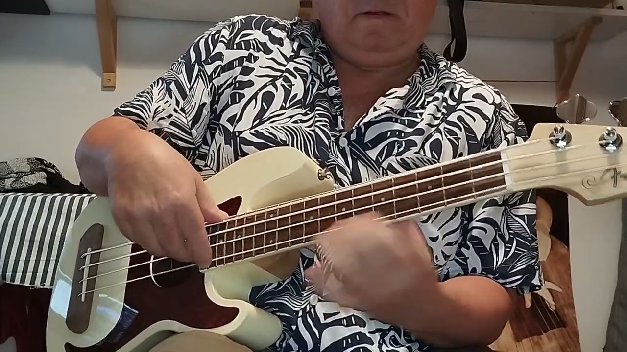 Fender Precision Fullerton Ukubass - Bye Bye Blackbird (Viktor Hárs)