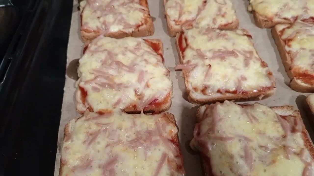 Быстрые мини пиццы или горячие бутерброды ( немного юмора😁) 