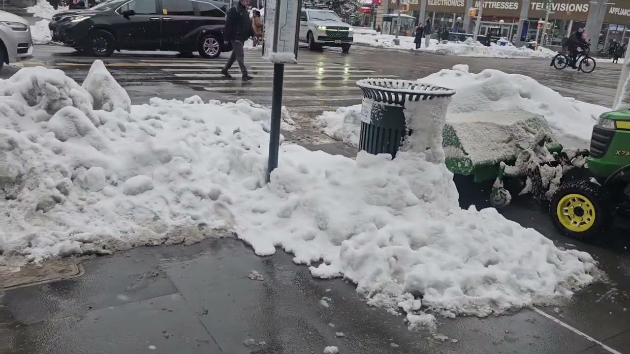 $30 usd to shovel snow ❄️ in NYC! Am sorry not me...Too cold 