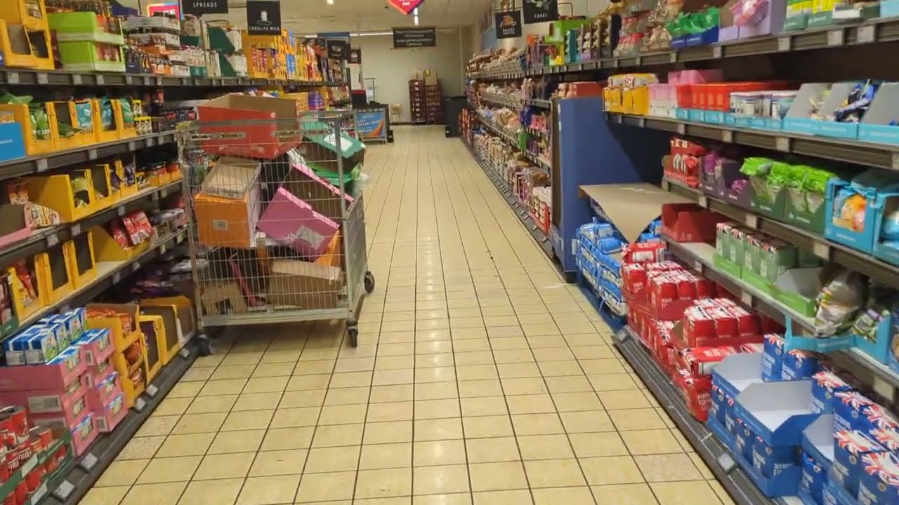 Morning Walk and Shopping from Aldi | Llandrindod Wells 🇬🇧