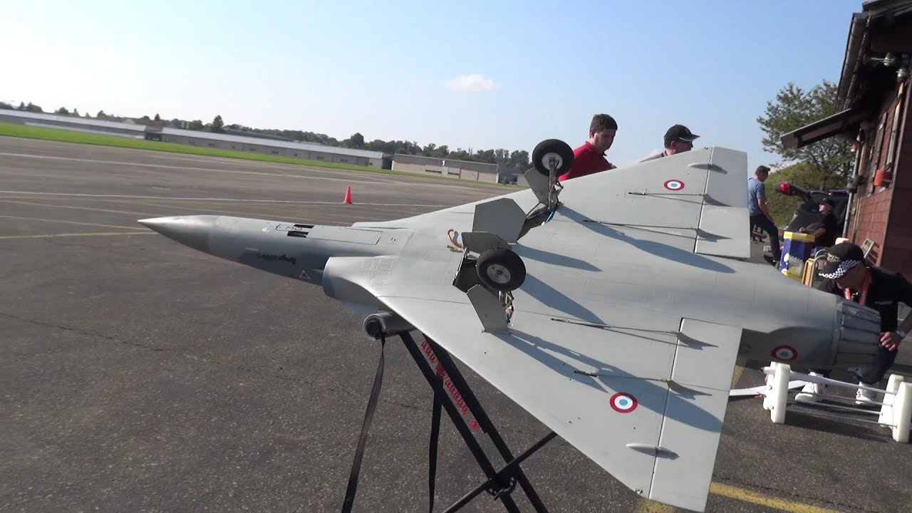 RC Turbine Jet Mirage 2000 Airport Dübendorf