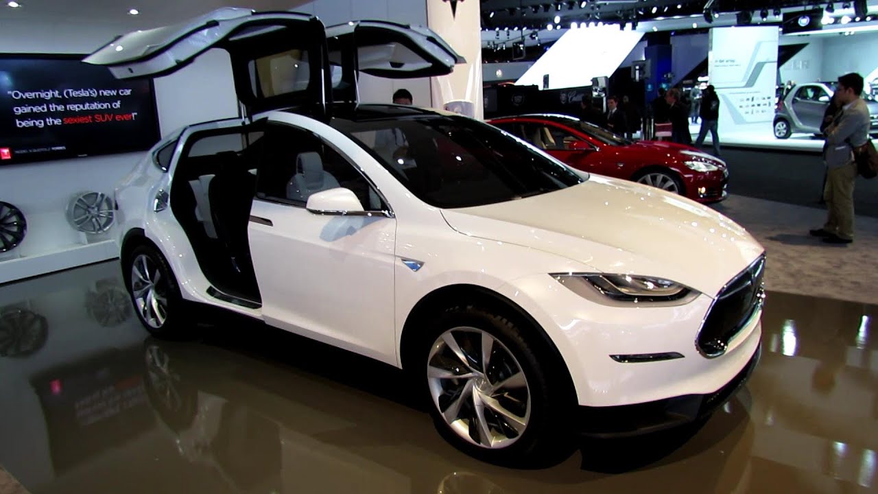 2014 Tesla Model X - Exterior and Interior Walkaround - 2013 Detroit Auto Show