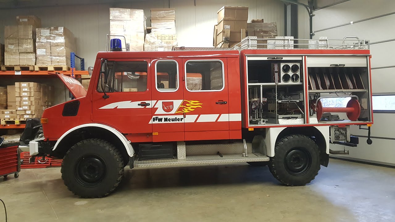 Ein Feuerwehr LF8 Unimog war zu kaufen. Ein Doppelkabine U 435/38