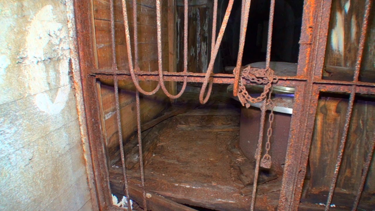 Bratislava - Katakomby - Bunker 🏚  Ivan Donoval  🏚 Dokument