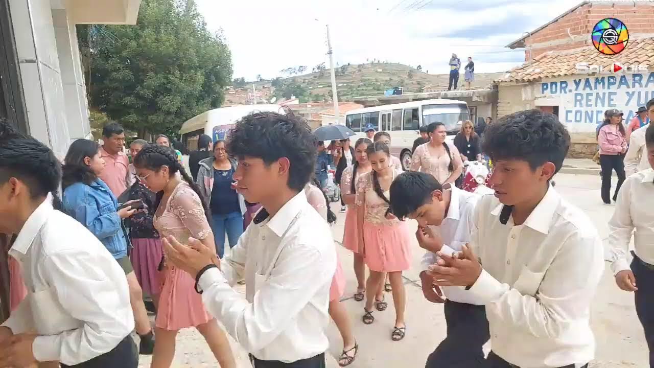 Sociedad Taurina de la Falda festejando la fiesta del niño junto a la familia Arias Flores