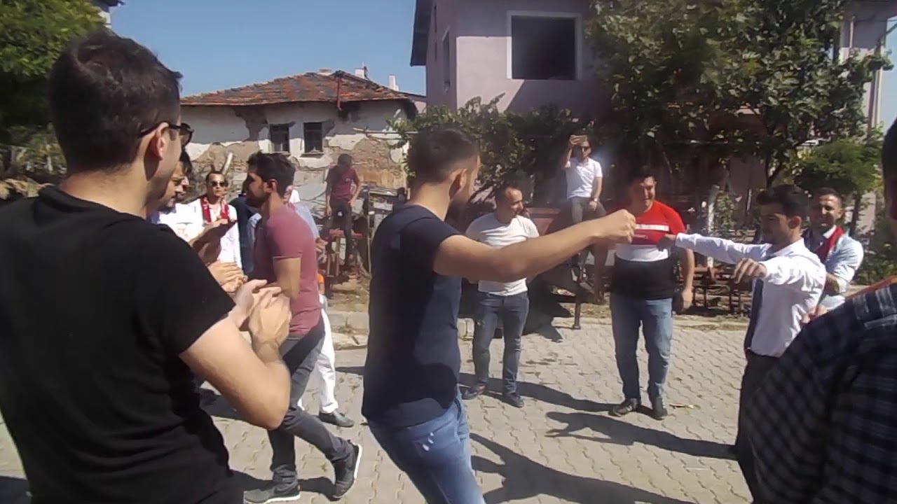 BALIKESİR DURSUNBEY SELİMAĞA KÖYÜ DAVUL ZURNA İLE AŞAĞIDAN VE ÇİFTETELLİ YÖRESEL OYUNLAR