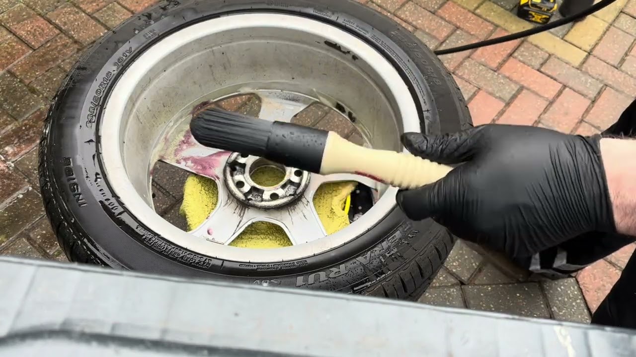 Deep Wheel Cleaning Detailing Bilthamber Korrosol v Surfex HD v Autobead Acid Wheel Cleaner