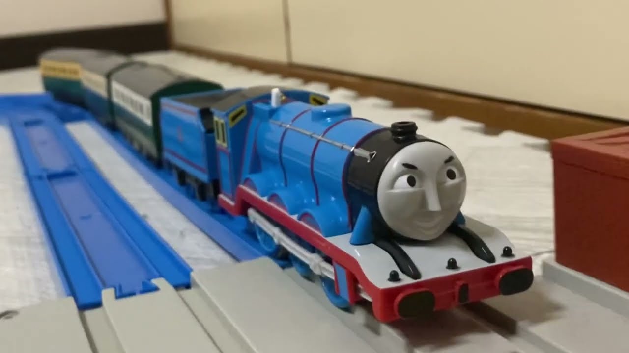 Squeak, Rattle and Roll tomy thomas & friends