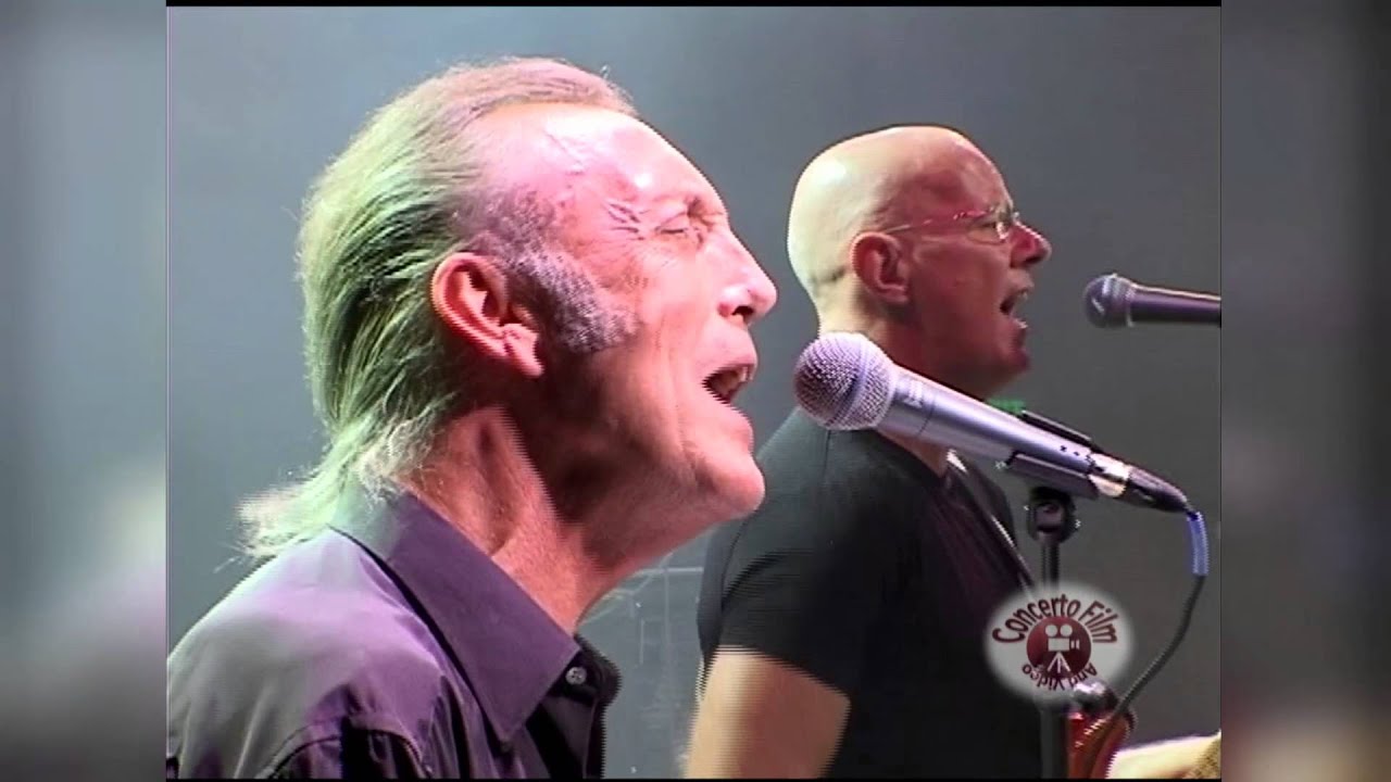 Mike Smith live performance - Any Way You Want It