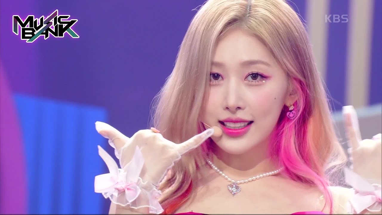 Churup! - Hezz [Music Bank] | KBS WORLD TV 220805