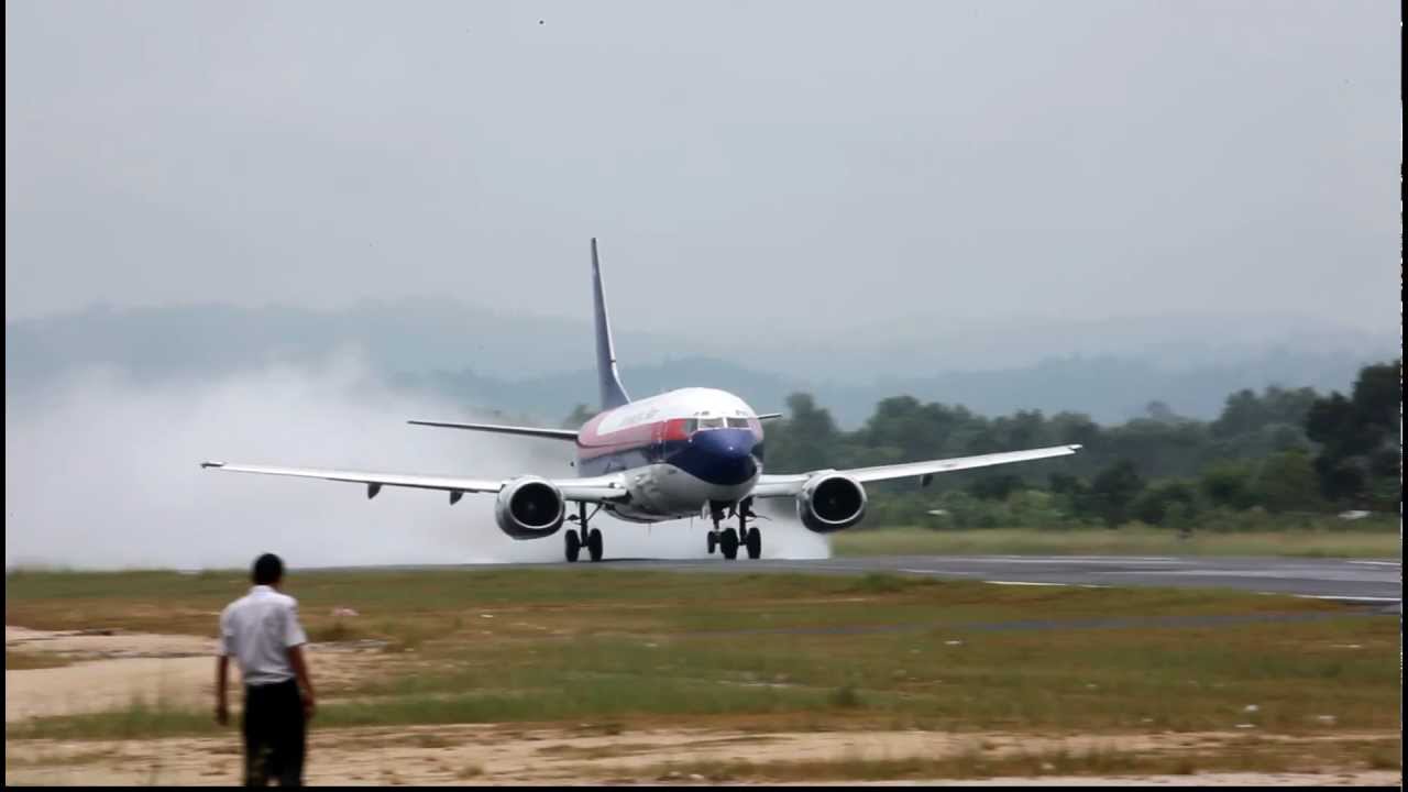 Srwiwijaya Air PK-CKE wet takeoff from Domine Eduard Osok Airport in Sorong